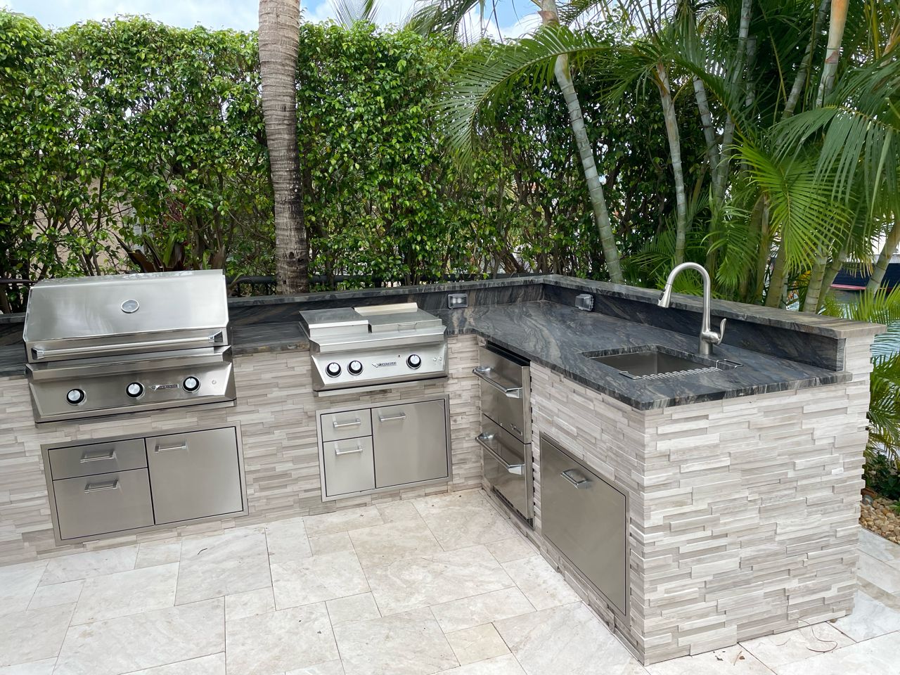 luxury outdoor kitchen appliances, Paradise Outdoor Kitchens