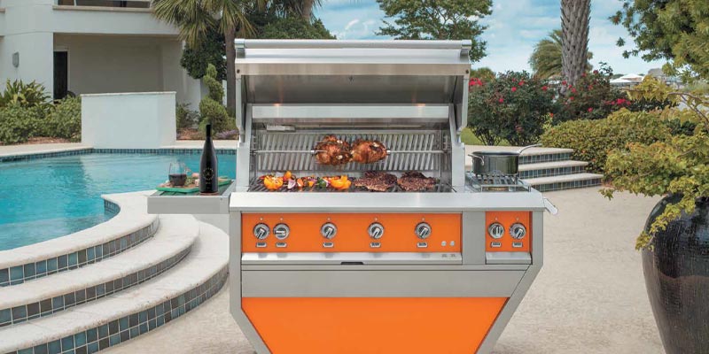 Outdoor kitchen with pool