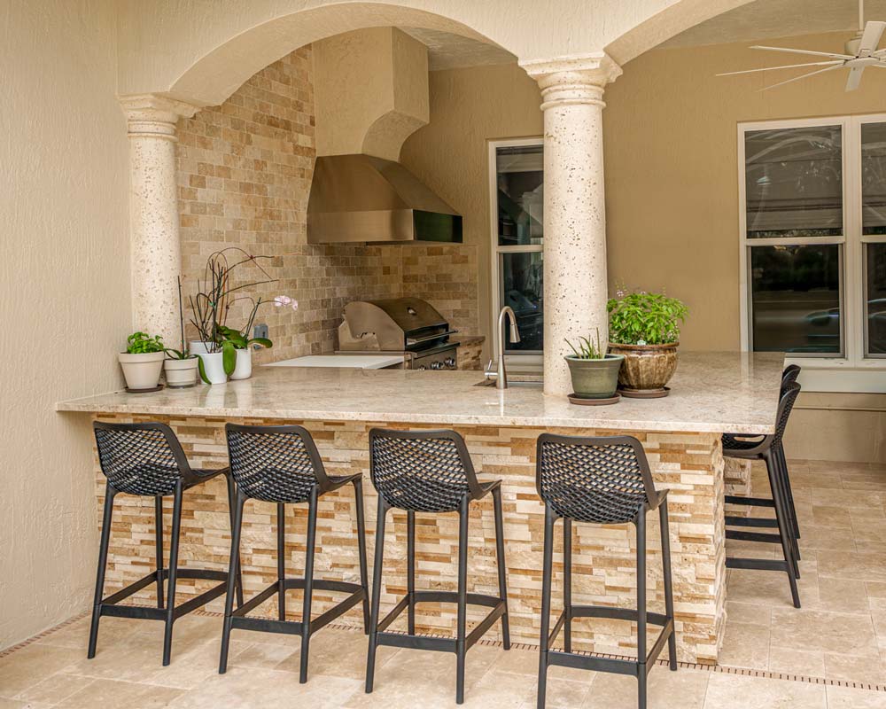 Outdoor Florida kitchen and grill